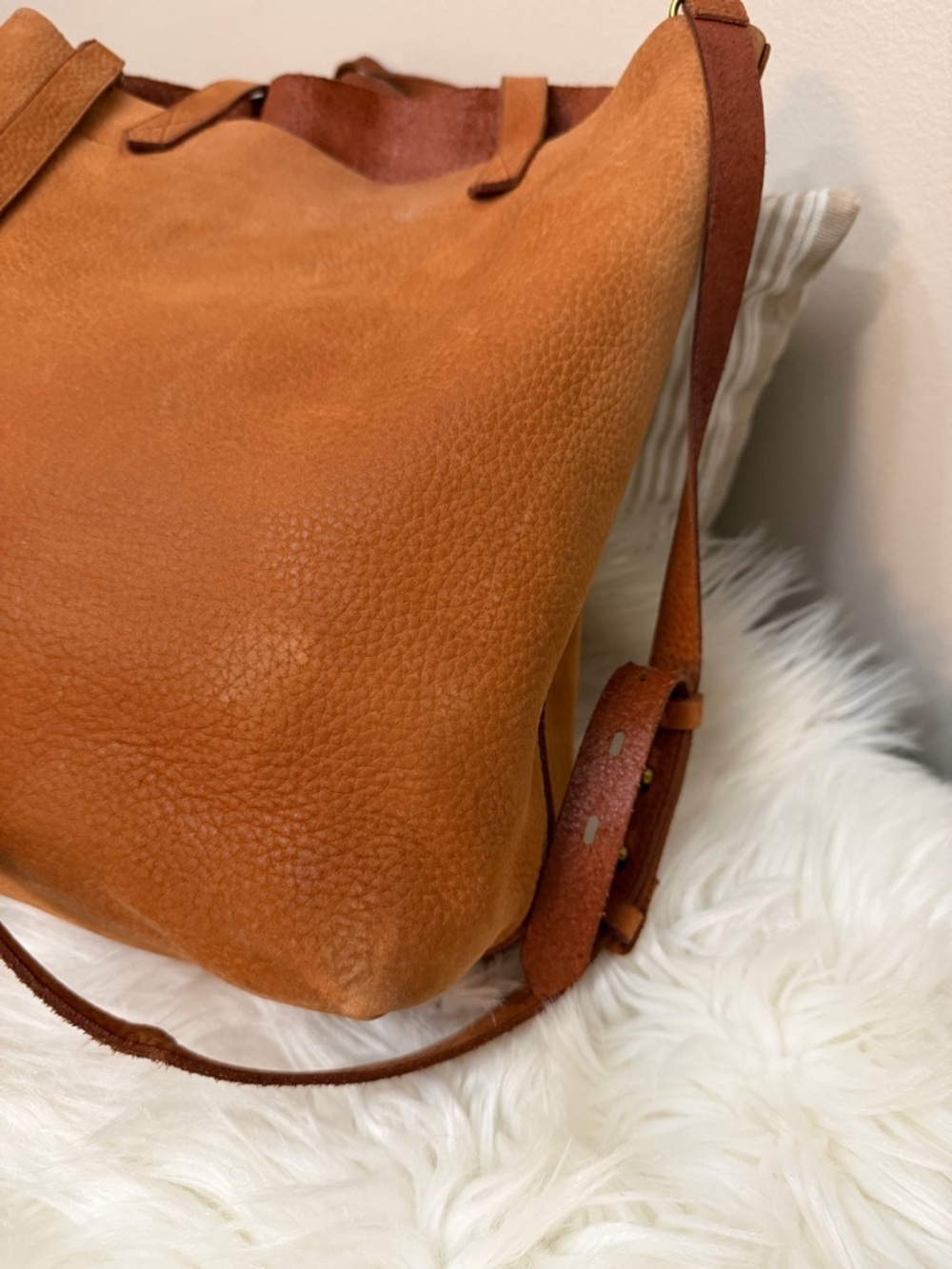 Madewell Cognac Leather Tote with Front Pocket - Picture 2 of 12